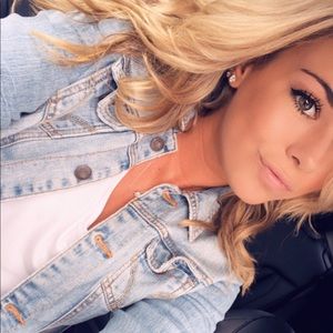 Meet your Posher, Danielle